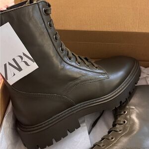 Zara Men's Dark Green Lace-Up Boots